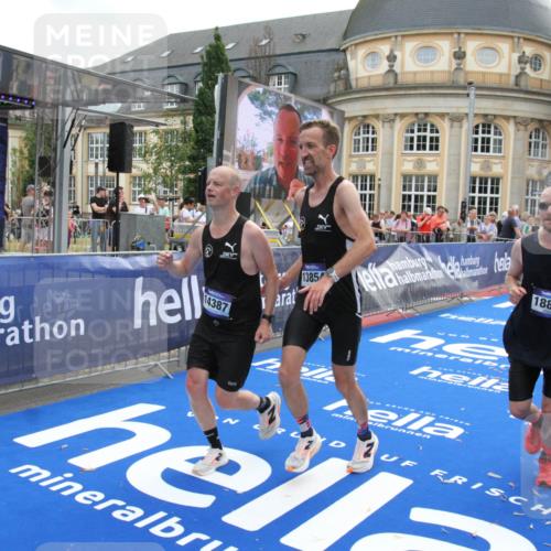 29.06.2025 - hella hamburg halbmarathon Michael Strokosch http://msf.ph/oto/8473344 29.06.2025 10:37:27 Ziel 2767, 9017, 12739, 13372, 13854, 14387, 14459, 15888, 17306, 18159, 18723, 18824 meine-sportfotos.de