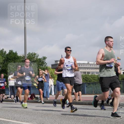 29.06.2025 - hella hamburg halbmarathon Luisa Fischer http://msf.ph/oto/8473376 29.06.2025 10:01:31 Kennedybrücke 1727, 6592, 6759, 416, 12761, 1879, 1727, 2034, 2518, 2656, 2883, 3334, 3859, 3952, 4152, 4167, 5077, 6433, 6592, 6657, 6759, 6877, 7369, 7732, 8393, 9770, 10724 meine-sportfotos.de