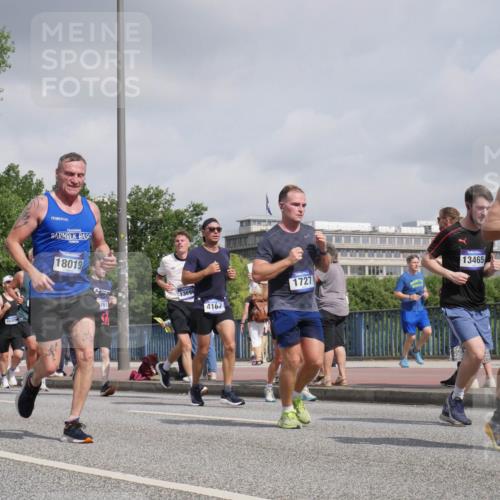 29.06.2025 - hella hamburg halbmarathon Luisa Fischer http://msf.ph/oto/8473418 29.06.2025 10:01:32 Kennedybrücke 1252, 18019, 1640, 61, 13694, 4167, 1727, 13465, 1879, 1410, 1727, 2518, 2656, 2883, 3334, 3859, 3952, 4152, 4167, 5077, 6294, 6433, 6592, 6657, 6759, 6877, 7369, 7732, 8393, 9770, 10724 meine-sportfotos.de