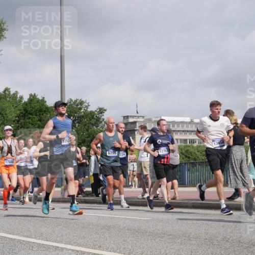 29.06.2025 - hella hamburg halbmarathon Luisa Fischer http://msf.ph/oto/8473450 29.06.2025 10:01:34 Kennedybrücke 6657, 17698, 2135, 1252, 6759, 334, 12761, 13694, 4167, 1410, 1727, 2518, 2883, 3334, 3952, 4152, 4167, 5077, 6294, 6592, 6657, 6759, 10724 meine-sportfotos.de