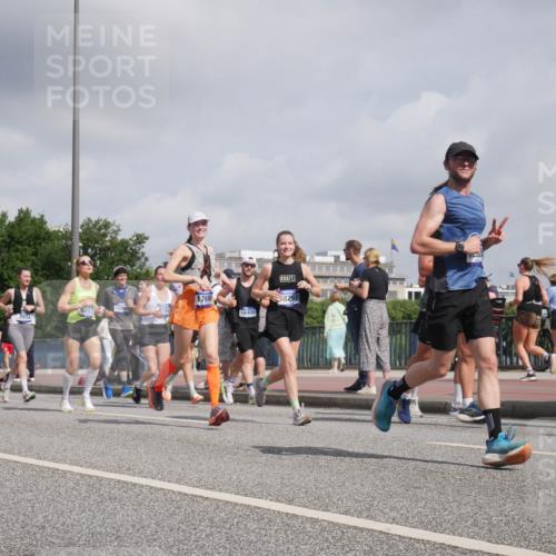 29.06.2025 - hella hamburg halbmarathon Luisa Fischer http://msf.ph/oto/8473526 29.06.2025 10:01:36 Kennedybrücke 6657, 4152, 17698, 16409, 3268, 1410, 1727, 3091, 3334, 3952, 4152, 4167, 5084, 6294, 6592, 6629, 6657, 6759, 7716, 10724 meine-sportfotos.de