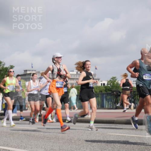 29.06.2025 - hella hamburg halbmarathon Luisa Fischer http://msf.ph/oto/8473553 29.06.2025 10:01:36 Kennedybrücke 17698, 6657, 6759, 125, 1410, 1727, 3091, 3334, 3952, 4152, 4167, 5084, 6294, 6592, 6629, 6657, 6759, 7716, 10724 meine-sportfotos.de