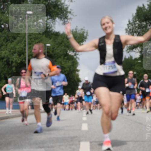 29.06.2025 - hella hamburg halbmarathon Luisa Fischer http://msf.ph/oto/8473554 29.06.2025 10:45:12 Kennedybrücke 1317, 2762, 2763, 3532, 5942, 6066, 6719, 6726, 6793, 8443, 9588, 10181, 10483 meine-sportfotos.de