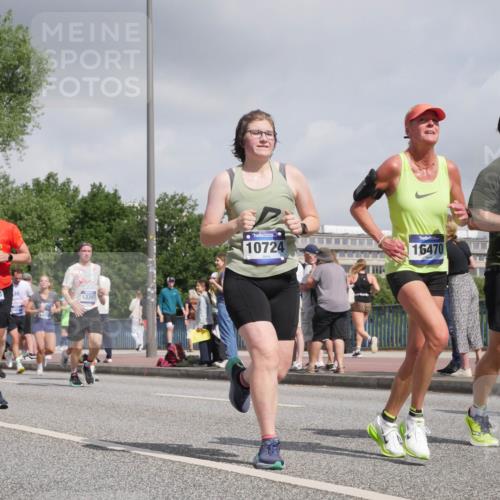 29.06.2025 - hella hamburg halbmarathon Luisa Fischer http://msf.ph/oto/8473665 29.06.2025 10:01:38 Kennedybrücke 2633, 3097, 18960, 13397, 10724, 16470, 16858, 1410, 1946, 1951, 3091, 3097, 3334, 3952, 4152, 5084, 6294, 6592, 6629, 6657, 6759, 7082, 7716, 10724 meine-sportfotos.de