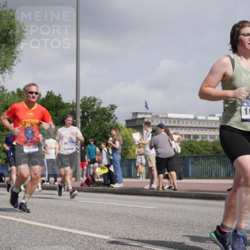 29.06.2025 - hella hamburg halbmarathon Luisa Fischer http://msf.ph/oto/8473689 29.06.2025 10:01:39 Kennedybrücke 12633, 3091, 18960, 13397, 10724, 1410, 1946, 1951, 2840, 3091, 3097, 3334, 3952, 4152, 5084, 6294, 6629, 6657, 6759, 7082, 7716, 9727, 10724 meine-sportfotos.de