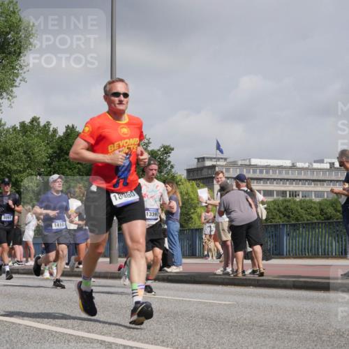 29.06.2025 - hella hamburg halbmarathon Luisa Fischer http://msf.ph/oto/8473718 29.06.2025 10:01:39 Kennedybrücke 4266, 3091, 12633, 1410, 18960, 13391, 1410, 1946, 1951, 2840, 3091, 3097, 3334, 3952, 4152, 5084, 6294, 6629, 6657, 6759, 7082, 7716, 9727, 10724 meine-sportfotos.de