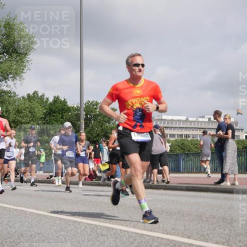 29.06.2025 - hella hamburg halbmarathon Luisa Fischer http://msf.ph/oto/8473744 29.06.2025 10:01:40 Kennedybrücke 14266, 12633, 1410, 18460, 1410, 1946, 1951, 2840, 3091, 3097, 3952, 4152, 5084, 6294, 6629, 6657, 7082, 7716, 9727, 10724 meine-sportfotos.de