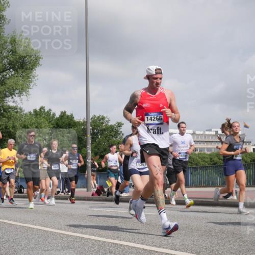 29.06.2025 - hella hamburg halbmarathon Luisa Fischer http://msf.ph/oto/8473810 29.06.2025 10:01:42 Kennedybrücke 12527, 14914, 7716, 18958, 13997, 11, 6629, 3097, 14266, 1263, 16830, 1410, 1946, 1951, 2840, 3091, 3097, 3952, 5084, 6294, 6629, 7082, 7232, 7716, 8068, 8639, 9727 meine-sportfotos.de