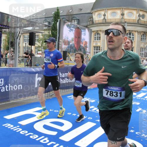 29.06.2025 - hella hamburg halbmarathon Michael Strokosch http://msf.ph/oto/8473834 29.06.2025 10:37:39 Ziel 1290, 5791, 7831, 10451, 10922, 11106, 14934, 18193, 18216 meine-sportfotos.de