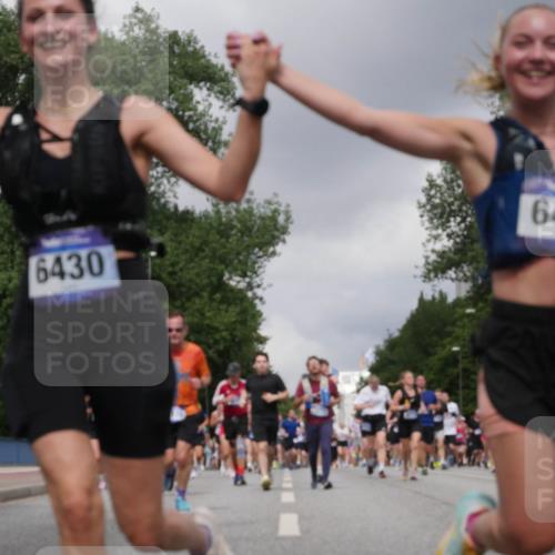 29.06.2025 - hella hamburg halbmarathon Luisa Fischer http://msf.ph/oto/8473882 29.06.2025 10:45:27 Kennedybrücke 6430, 6436, 1039, 1648, 1712, 2974, 3459, 4329, 4541, 4885, 5432, 5671, 6153, 6320, 6450, 7968, 8004, 8162, 8163, 8712, 10872 meine-sportfotos.de