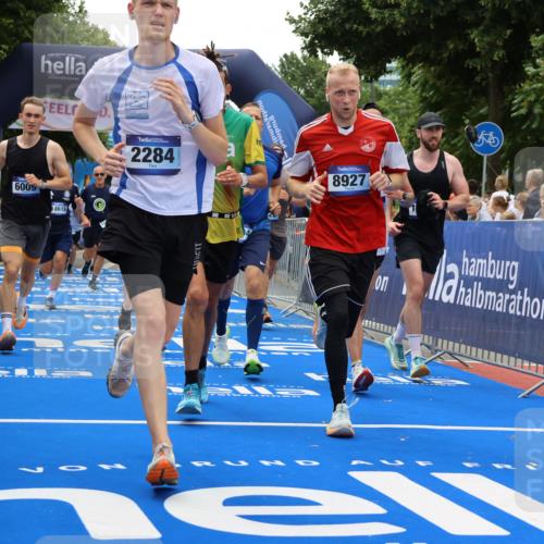 29.06.2025 - hella hamburg halbmarathon Strokosch-Dieckow http://msf.ph/oto/8474002 29.06.2025 10:47:34 Ziel 1070, 1320, 1592, 1696, 2284, 2708, 2953, 3304, 5532, 5889, 6009, 7962, 8023, 8234, 8852, 8927, 10969, 10988, 11021, 11283, 12870, 13223, 13303, 13948, 14618, 14619, 15451, 15478, 15479, 16205, 17846, 17905, 18104, 18970, 19181 meine-sportfotos.de
