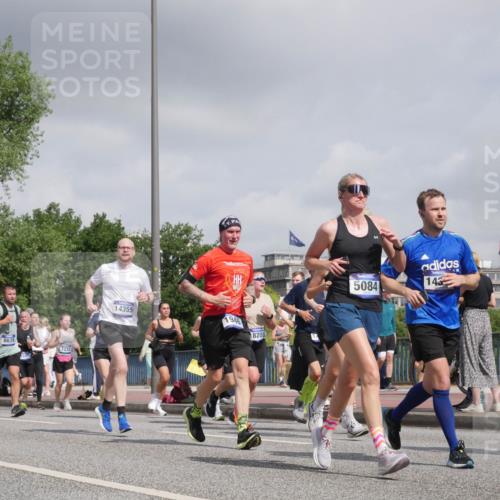 29.06.2025 - hella hamburg halbmarathon Luisa Fischer http://msf.ph/oto/8474041 29.06.2025 10:01:47 Kennedybrücke 15915, 8639, 7232, 5084, 143, 946, 14355, 18208, 1951, 1190, 1485, 1946, 1951, 2840, 2907, 3037, 3091, 3097, 3715, 5084, 6629, 7082, 7232, 7716, 8068, 8322, 8639, 8721, 8798, 9727 meine-sportfotos.de