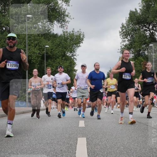 29.06.2025 - hella hamburg halbmarathon Luisa Fischer http://msf.ph/oto/8474069 29.06.2025 10:45:39 Kennedybrücke 15842, 13205, 16535, 11465, 11841, 122, 8014, 3276, 12725, 2069, 735, 1039, 2069, 2974, 3276, 3326, 3568, 4385, 4735, 4736, 5671, 7022, 7023, 8014, 10532 meine-sportfotos.de