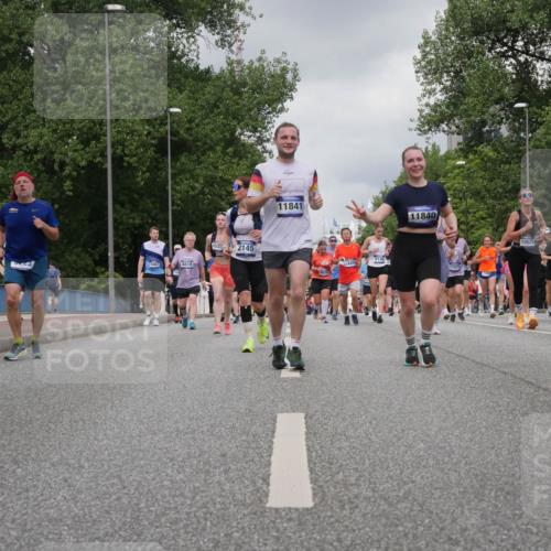 29.06.2025 - hella hamburg halbmarathon Luisa Fischer http://msf.ph/oto/8474237 29.06.2025 10:45:46 Kennedybrücke 9467, 6618, 152145, 11841, 14486, 6136, 11840, 11075, 10623, 134, 4680, 14328, 1752, 2069, 2134, 4385, 4680, 4735, 4736, 5419, 6136, 7040, 7043, 8014, 9644, 10532, 10623, 10842 meine-sportfotos.de