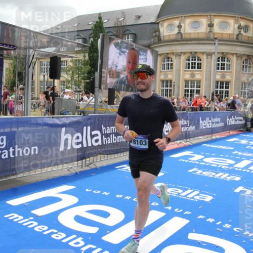 29.06.2025 - hella hamburg halbmarathon Michael Strokosch http://msf.ph/oto/8474316 29.06.2025 10:37:59 Ziel 3480, 3530, 7229, 9643, 10793, 12915, 13900, 15303, 18103, 18529 meine-sportfotos.de