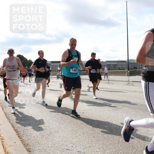 29.06.2025 - hella hamburg halbmarathon Lena Gebhardt http://msf.ph/oto/8474391 29.06.2025 09:55:45 Lombardsbrücke 153, 1461, 13032, 1120, 1143, 1151, 1216, 1257, 1267, 1461, 1507, 1630, 1683, 1689, 1696, 1706, 1884, 1976, 2207, 2250, 2284, 2287, 2411, 2706, 2708, 2718, 2818, 2864, 2884, 3087, 3213, 3399, 3435, 3543, 3654, 3692, 3747, 3945, 3985, 4033, 4088, 4093, 4127, 4189, 4324, 4345, 4346, 4557, 4601, 4847, 4890, 4938, 5102, 5116, 5421, 5459, 5708, 5915, 6009, 6054, 6134, 6158, 6421, 6481, 6532, 6662, 6691, 6836, 6994, 7052, 7056, 7100, 7224, 7269, 7312 meine-sportfotos.de