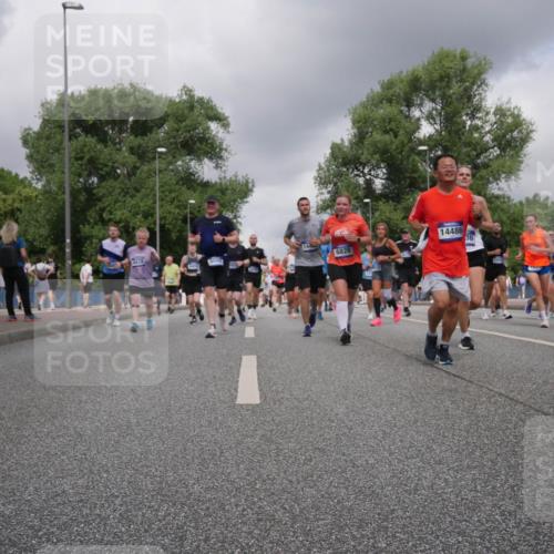 29.06.2025 - hella hamburg halbmarathon Luisa Fischer http://msf.ph/oto/8474441 29.06.2025 10:45:54 Kennedybrücke 6618, 6828, 14486, 36, 1752, 2134, 4680, 5419, 6136, 6440, 6828, 7043, 7260, 7357, 7666, 8525, 8526, 9644, 9980, 10623, 10842 meine-sportfotos.de