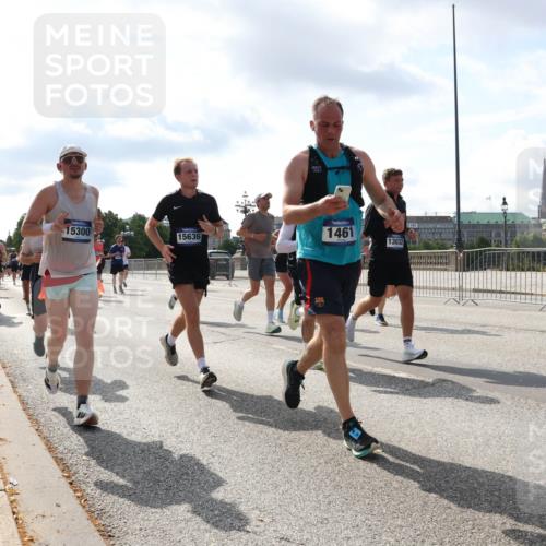 29.06.2025 - hella hamburg halbmarathon Lena Gebhardt http://msf.ph/oto/8474532 29.06.2025 09:55:45 Lombardsbrücke 15300, 15636, 1461, 13032, 1120, 1143, 1151, 1216, 1257, 1267, 1461, 1507, 1630, 1683, 1689, 1696, 1706, 1884, 1976, 2207, 2250, 2284, 2287, 2411, 2706, 2708, 2718, 2818, 2864, 2884, 3087, 3213, 3399, 3435, 3543, 3654, 3692, 3747, 3945, 3985, 4033, 4088, 4093, 4127, 4189, 4324, 4345, 4346, 4557, 4601, 4847, 4890, 4938, 5102, 5116, 5421, 5459, 5708, 5915, 6009, 6054, 6134, 6158, 6421, 6481, 6532, 6662, 6691, 6836, 6994, 7052, 7056, 7100, 7224, 7269, 7312 meine-sportfotos.de