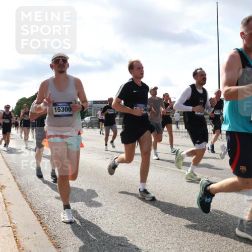 29.06.2025 - hella hamburg halbmarathon Lena Gebhardt http://msf.ph/oto/8474579 29.06.2025 09:55:46 Lombardsbrücke 15300, 6994, 12379, 146, 1120, 1143, 1151, 1216, 1257, 1267, 1461, 1507, 1630, 1683, 1689, 1696, 1706, 1884, 1976, 2207, 2250, 2260, 2284, 2287, 2411, 2706, 2708, 2718, 2818, 2864, 2884, 3087, 3213, 3399, 3435, 3543, 3654, 3692, 3747, 3945, 3985, 4033, 4088, 4093, 4127, 4189, 4324, 4345, 4346, 4557, 4601, 4847, 4890, 4938, 5102, 5116, 5421, 5459, 5708, 5915, 6009, 6054, 6134, 6158, 6421, 6481, 6532, 6662, 6691, 6836, 6994, 7052, 7056, 7100, 7224, 7269, 7312 meine-sportfotos.de