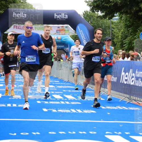 29.06.2025 - hella hamburg halbmarathon Strokosch-Dieckow http://msf.ph/oto/8474657 29.06.2025 10:46:13 Ziel 1569, 1600, 1759, 2048, 2590, 2707, 3056, 3087, 4949, 6388, 6691, 7450, 7961, 8142, 9497, 10796, 11094, 11125, 14200, 14262, 16136, 16466, 16475, 17190, 18118, 18702, 18797 meine-sportfotos.de