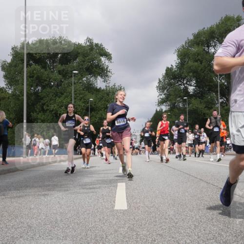 29.06.2025 - hella hamburg halbmarathon Luisa Fischer http://msf.ph/oto/8474726 29.06.2025 10:46:07 Kennedybrücke 10454, 7513, 8816, 2509, 1150, 1360, 1656, 1929, 1994, 2401, 2509, 2580, 2940, 2941, 3378, 3874, 4092, 4778, 5403, 6764, 6837, 7357, 7477, 7515, 7666, 8000, 8161, 10008, 10697, 10734 meine-sportfotos.de