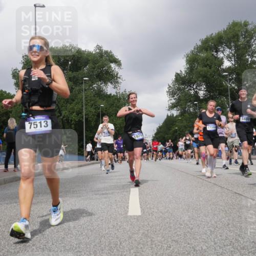 29.06.2025 - hella hamburg halbmarathon Luisa Fischer http://msf.ph/oto/8474775 29.06.2025 10:46:10 Kennedybrücke 7513, 5067, 1929, 17380, 5403, 1150, 1360, 1656, 1929, 1994, 2401, 2580, 2940, 2941, 3874, 4092, 4778, 5403, 6764, 6837, 7477, 7515, 7557, 8000, 8161, 8435, 10008, 10697, 10734 meine-sportfotos.de