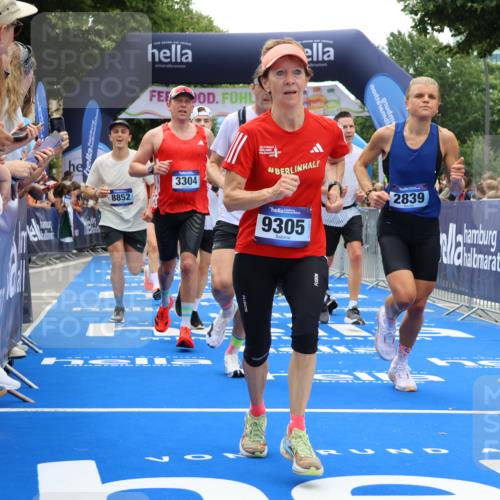 29.06.2025 - hella hamburg halbmarathon Strokosch-Dieckow http://msf.ph/oto/8474784 29.06.2025 10:47:27 Ziel 51, 1012, 1070, 1592, 1696, 2274, 2284, 2839, 2864, 2869, 2953, 3304, 5532, 5650, 5889, 6009, 8023, 8234, 8693, 8852, 8927, 9305, 10423, 11021, 11077, 11491, 12870, 13223, 13303, 13782, 15350, 15479, 15611, 15923, 16089, 16819, 17846, 17905, 18104, 18758, 18974, 19181 meine-sportfotos.de