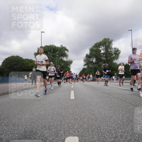 29.06.2025 - hella hamburg halbmarathon Luisa Fischer http://msf.ph/oto/8474812 29.06.2025 10:46:13 Kennedybrücke 5417, 6120, 165, 6764, 0734, 2580, 1000, 1150, 1656, 1929, 2401, 2450, 2580, 2940, 2941, 4092, 4334, 4778, 4892, 5268, 5403, 6764, 7515, 7557, 8000, 8161, 8435, 10008, 10697, 10734 meine-sportfotos.de