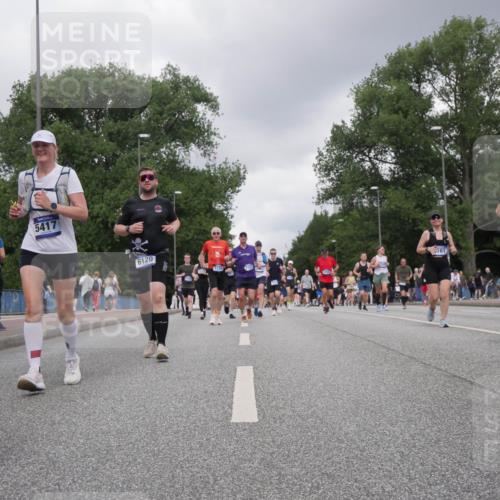 29.06.2025 - hella hamburg halbmarathon Luisa Fischer http://msf.ph/oto/8474827 29.06.2025 10:46:14 Kennedybrücke 5417, 6120, 1150, 61, 11716, 1150, 1656, 2450, 2580, 2941, 4334, 4778, 4891, 4892, 5268, 5403, 6764, 7515, 7557, 8161, 8435, 10008, 10697, 10734 meine-sportfotos.de