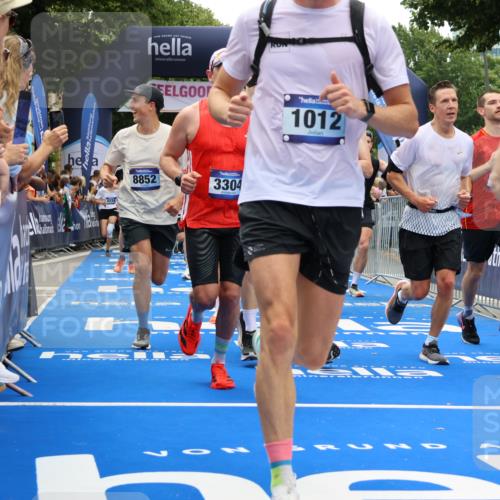 29.06.2025 - hella hamburg halbmarathon Strokosch-Dieckow http://msf.ph/oto/8474842 29.06.2025 10:47:28 Ziel 51, 1012, 1070, 1320, 1592, 1696, 2274, 2284, 2839, 2869, 2953, 3304, 5532, 5650, 5889, 6009, 8023, 8234, 8693, 8852, 8927, 9305, 10423, 10969, 11021, 11077, 11491, 12870, 13223, 13303, 14619, 15350, 15451, 15479, 15923, 16089, 16819, 17846, 17905, 18104, 18758, 18974, 19181 meine-sportfotos.de