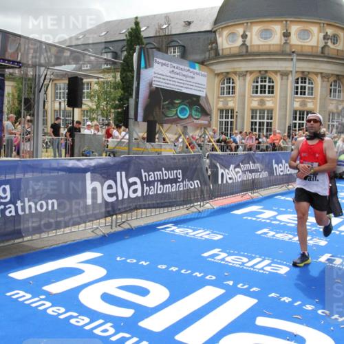 29.06.2025 - hella hamburg halbmarathon Michael Strokosch http://msf.ph/oto/8474850 29.06.2025 10:38:17 Ziel 1688, 2849, 5091, 7743, 8002, 14688, 18584, 18986 meine-sportfotos.de