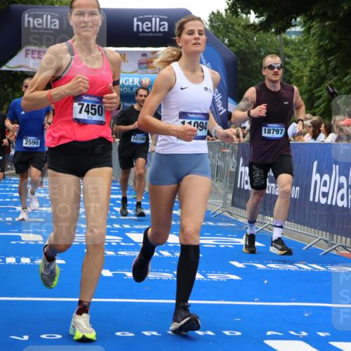 29.06.2025 - hella hamburg halbmarathon Strokosch-Dieckow http://msf.ph/oto/8474906 29.06.2025 10:46:12 Ziel 1569, 1759, 2048, 2590, 2707, 3056, 3087, 4949, 6388, 6691, 7450, 7961, 9497, 10796, 11094, 11125, 14200, 14262, 16136, 16466, 16475, 17190, 18118, 18702, 18797 meine-sportfotos.de