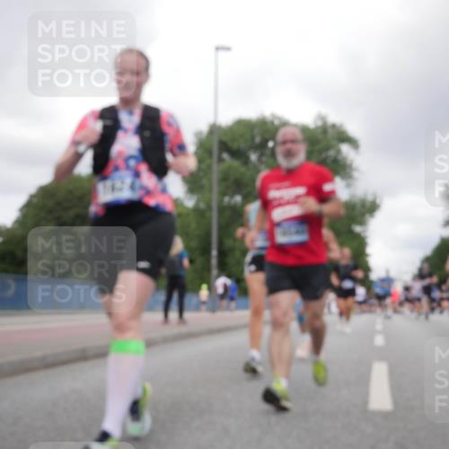 29.06.2025 - hella hamburg halbmarathon Luisa Fischer http://msf.ph/oto/8475019 29.06.2025 10:46:25 Kennedybrücke 1310, 3283, 3764, 4334, 4353, 4891, 4892, 5268, 5755, 8233, 9304, 10536 meine-sportfotos.de