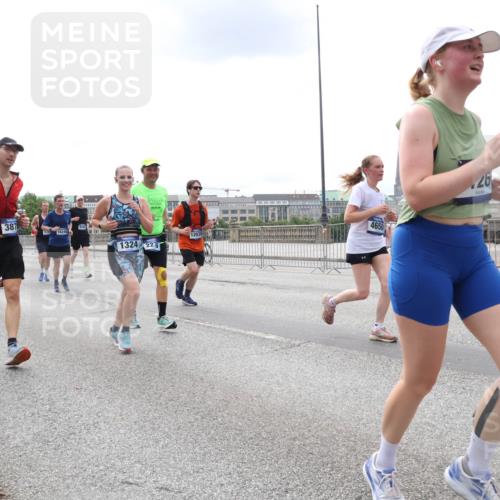 29.06.2025 - hella hamburg halbmarathon Lena Gebhardt http://msf.ph/oto/8475067 29.06.2025 10:33:12 Lombardsbrücke 12812, 387, 16246, 859, 06, 04, 25, 1324, 227, 12039, 4650, 26, 1078, 1237, 1324, 1732, 1764, 1995, 2038, 2054, 2059, 2085, 2276, 2838, 2959, 3341, 3391, 3422, 3708, 3753, 3812, 3871, 4030, 4096, 4164, 4445, 4446, 4555, 4650, 5110, 5180, 5581, 5917, 6040, 6773, 6861, 7387, 7705, 7982, 8170, 8595, 8839, 9034, 9143, 9258, 9289, 9471, 9542, 9591, 9592, 9750, 9768, 9780, 11229, 11260, 11713, 11756, 11826, 12039, 12423, 12424, 14305, 14743, 15951 meine-sportfotos.de