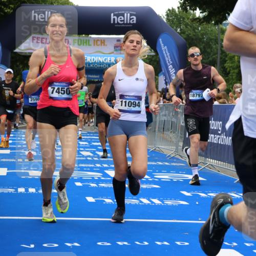 29.06.2025 - hella hamburg halbmarathon Strokosch-Dieckow http://msf.ph/oto/8475091 29.06.2025 10:46:11 Ziel 1569, 1759, 2048, 2590, 2707, 3056, 3087, 4949, 6388, 7450, 7961, 9497, 9585, 10796, 11094, 11125, 13630, 14200, 14262, 16136, 16466, 16475, 17190, 18702, 18797 meine-sportfotos.de