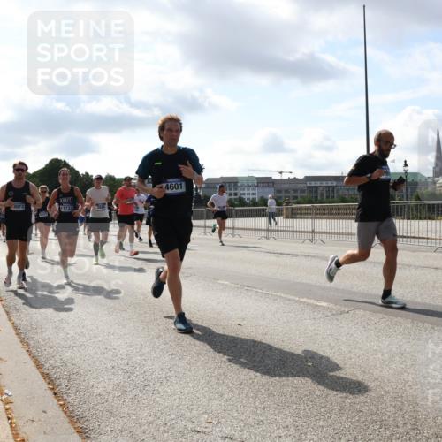 29.06.2025 - hella hamburg halbmarathon Lena Gebhardt http://msf.ph/oto/8475127 29.06.2025 09:55:48 Lombardsbrücke 13073, 4033, 11733, 2884, 4601, 1120, 1143, 1151, 1216, 1257, 1267, 1461, 1502, 1507, 1630, 1689, 1696, 1706, 1884, 1976, 2250, 2260, 2284, 2411, 2706, 2708, 2718, 2818, 2864, 2884, 3060, 3087, 3213, 3399, 3435, 3543, 3654, 3692, 3945, 3985, 4033, 4088, 4093, 4127, 4189, 4324, 4345, 4346, 4557, 4601, 4847, 4890, 4938, 5116, 5421, 5459, 5708, 5915, 6009, 6054, 6134, 6421, 6481, 6532, 6662, 6691, 6994, 7056, 7100, 7224, 7269, 7312, 7332, 8335 meine-sportfotos.de