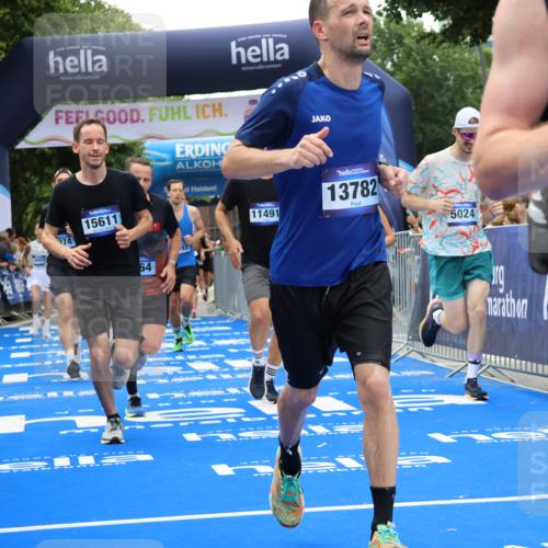 29.06.2025 - hella hamburg halbmarathon Strokosch-Dieckow http://msf.ph/oto/8475267 29.06.2025 10:47:20 Ziel 51, 1012, 2274, 2839, 2864, 2869, 5024, 5532, 5650, 6134, 6168, 6203, 8693, 9305, 10208, 10211, 10423, 11077, 11491, 11518, 13672, 13782, 14722, 15350, 15611, 15923, 16089, 16286, 16819, 18758, 18856, 18974 meine-sportfotos.de