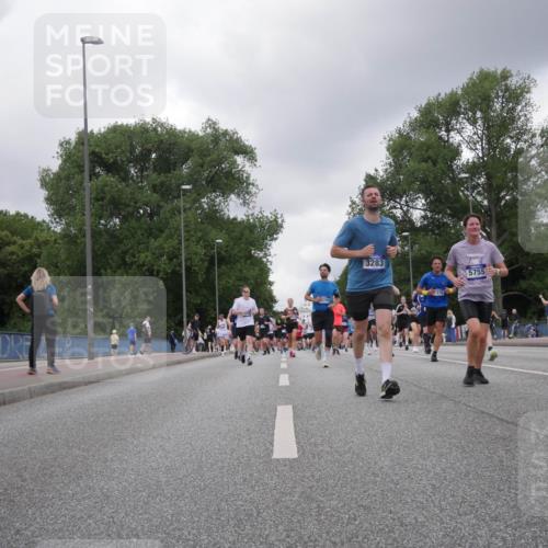 29.06.2025 - hella hamburg halbmarathon Luisa Fischer http://msf.ph/oto/8475328 29.06.2025 10:46:32 Kennedybrücke 3283, 1310, 5755, 13676, 1310, 1467, 2971, 3283, 3764, 4105, 4353, 5755, 8233, 10536 meine-sportfotos.de