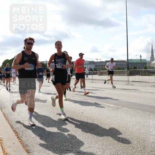 29.06.2025 - hella hamburg halbmarathon Lena Gebhardt http://msf.ph/oto/8475449 29.06.2025 09:55:49 Lombardsbrücke 973, 1172, 184, 127, 1120, 1143, 1151, 1216, 1257, 1267, 1461, 1502, 1507, 1630, 1689, 1706, 1884, 1976, 2250, 2260, 2284, 2706, 2708, 2718, 2818, 2864, 2884, 3060, 3087, 3213, 3399, 3543, 3654, 3692, 3945, 3985, 4033, 4088, 4127, 4324, 4345, 4346, 4557, 4601, 4847, 4890, 4938, 5116, 5421, 5459, 5708, 5915, 6009, 6054, 6115, 6134, 6421, 6481, 6532, 6691, 6994, 7056, 7100, 7224, 7269, 7312, 7332, 8335 meine-sportfotos.de