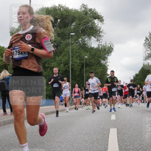 29.06.2025 - hella hamburg halbmarathon Luisa Fischer http://msf.ph/oto/8475549 29.06.2025 10:46:40 Kennedybrücke 1792, 1910, 10180, 15472, 16055, 4177, 4302, 196, 16264, 16263, 12151, 7877, 13070, 1226, 1467, 1788, 2103, 2267, 2538, 2971, 3288, 3518, 4105, 4177, 4302, 5265, 7872, 8991 meine-sportfotos.de