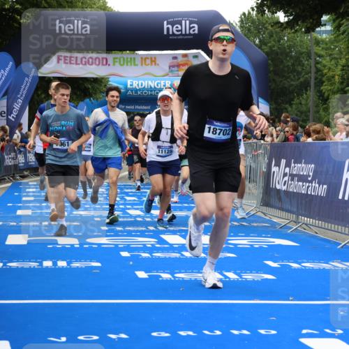 29.06.2025 - hella hamburg halbmarathon Strokosch-Dieckow http://msf.ph/oto/8475637 29.06.2025 10:46:07 Ziel 1569, 1759, 2048, 2590, 2707, 3087, 4949, 5648, 6388, 6460, 7450, 7961, 8269, 9585, 10796, 11094, 11125, 11936, 12269, 13630, 14804, 16136, 16466, 16475, 17190, 18081, 18702, 18797 meine-sportfotos.de