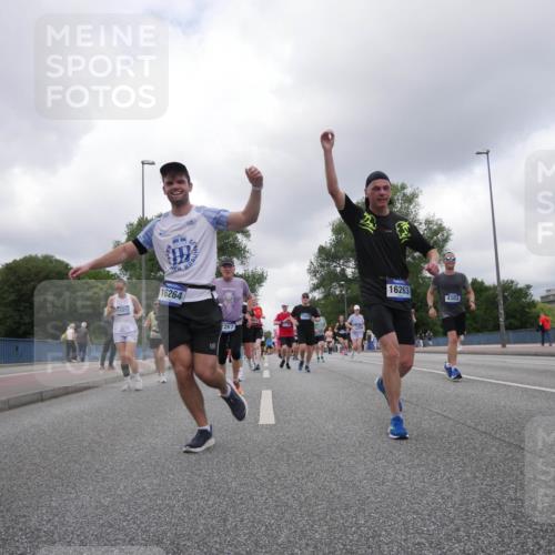 29.06.2025 - hella hamburg halbmarathon Luisa Fischer http://msf.ph/oto/8475703 29.06.2025 10:46:44 Kennedybrücke 15472, 16264, 267, 16263, 4302, 3288, 1226, 1788, 2103, 2158, 2267, 2538, 2971, 3288, 3518, 4177, 4302, 5265, 5370, 7461, 7872, 8135, 8991, 9976, 10083, 10200 meine-sportfotos.de