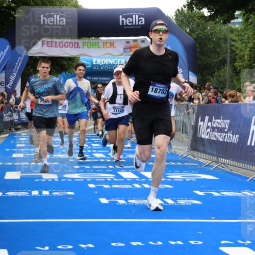 29.06.2025 - hella hamburg halbmarathon Strokosch-Dieckow http://msf.ph/oto/8475709 29.06.2025 10:46:07 Ziel 1569, 1759, 2048, 2590, 2707, 3087, 4949, 5648, 6388, 6460, 7450, 7961, 8269, 9585, 10796, 11094, 11125, 11936, 12269, 13630, 14804, 16136, 16466, 16475, 17190, 18081, 18702, 18797 meine-sportfotos.de