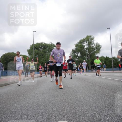 29.06.2025 - hella hamburg halbmarathon Luisa Fischer http://msf.ph/oto/8475747 29.06.2025 10:46:45 Kennedybrücke 15472, 2538, 1964, 2267, 1763, 1302, 1226, 1788, 1878, 2103, 2158, 2267, 2538, 2971, 3288, 3518, 4177, 4302, 5265, 5370, 7461, 7872, 8135, 8991, 9831, 9976, 10083, 10200 meine-sportfotos.de