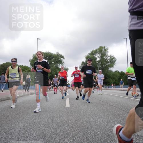29.06.2025 - hella hamburg halbmarathon Luisa Fischer http://msf.ph/oto/8475811 29.06.2025 10:46:47 Kennedybrücke 2538, 1215, 7872, 1788, 16055, 2103, 1788, 1878, 2103, 2158, 2267, 2538, 3288, 3518, 4177, 4302, 5265, 5370, 7461, 7872, 8135, 8991, 9831, 9976, 10083, 10200 meine-sportfotos.de