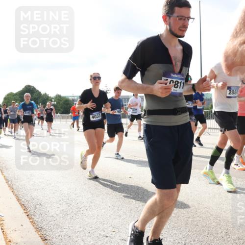 29.06.2025 - hella hamburg halbmarathon Lena Gebhardt http://msf.ph/oto/8475856 29.06.2025 09:55:50 Lombardsbrücke 17173, 8390, 1790, 4033, 1143, 0811, 4127, 18501, 2884, 1120, 1143, 1151, 1216, 1257, 1267, 1461, 1502, 1507, 1630, 1689, 1706, 1884, 1976, 2083, 2250, 2260, 2284, 2706, 2708, 2718, 2818, 2864, 2884, 3060, 3087, 3213, 3399, 3543, 3654, 3692, 3945, 3985, 4033, 4088, 4127, 4324, 4345, 4346, 4557, 4601, 4847, 4890, 4938, 5116, 5421, 5459, 5708, 5915, 6009, 6054, 6115, 6134, 6421, 6481, 6532, 6691, 6994, 7056, 7100, 7224, 7269, 7312, 7332, 8335 meine-sportfotos.de