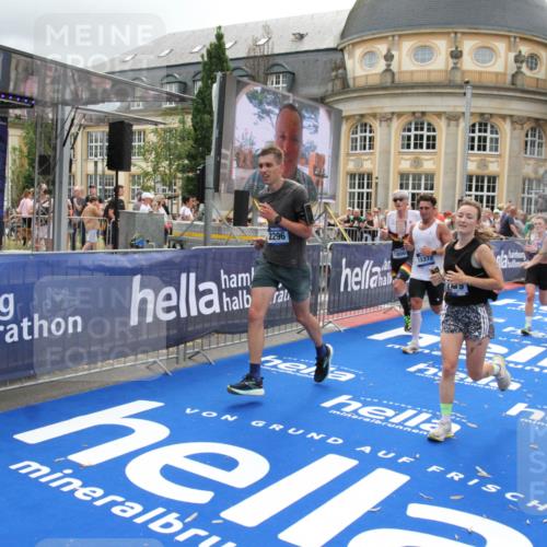 29.06.2025 - hella hamburg halbmarathon Michael Strokosch http://msf.ph/oto/8475895 29.06.2025 10:38:51 Ziel 2296, 2719, 6684, 8450, 9264, 9540, 10218, 11055, 11281, 11282, 13755, 13800, 14093, 15372 meine-sportfotos.de