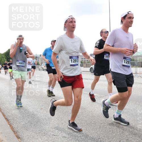 29.06.2025 - hella hamburg halbmarathon Lena Gebhardt http://msf.ph/oto/8475981 29.06.2025 10:33:16 Lombardsbrücke 18951, 2016, 12813, 591, 1281, 928, 1078, 1237, 1324, 1732, 1764, 1995, 2038, 2054, 2085, 2276, 2838, 2959, 3341, 3391, 3422, 3708, 3753, 3812, 3871, 4030, 4096, 4164, 4445, 4555, 4650, 5110, 5180, 5581, 5917, 6040, 6773, 6861, 6999, 7705, 7982, 8170, 8595, 8839, 8891, 9034, 9143, 9258, 9289, 9471, 9542, 9591, 9592, 9750, 9768, 9780, 11229, 11260, 11713, 11756, 11826, 12039, 12423, 12424, 14305, 14743, 15951 meine-sportfotos.de