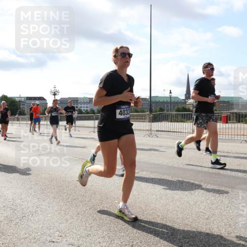 29.06.2025 - hella hamburg halbmarathon Lena Gebhardt http://msf.ph/oto/8476057 29.06.2025 09:55:51 Lombardsbrücke 1717, 1216, 8390, 4033, 1120, 1143, 1151, 1216, 1257, 1267, 1461, 1502, 1507, 1630, 1689, 1706, 1884, 1976, 2083, 2250, 2260, 2284, 2706, 2708, 2718, 2818, 2864, 2884, 3060, 3087, 3213, 3399, 3543, 3654, 3692, 3945, 3985, 4033, 4088, 4127, 4324, 4345, 4346, 4557, 4601, 4847, 4890, 4938, 5116, 5421, 5459, 5708, 5915, 6009, 6054, 6115, 6134, 6421, 6481, 6532, 6691, 6994, 7056, 7100, 7224, 7269, 7312, 7332, 8335, 8989 meine-sportfotos.de