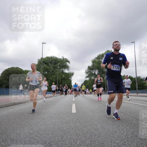 29.06.2025 - hella hamburg halbmarathon Luisa Fischer http://msf.ph/oto/8476131 29.06.2025 10:46:59 Kennedybrücke 15509, 1260, 6012, 5720, 13417, 1816, 2361, 5720, 6012, 6096, 7205, 10202 meine-sportfotos.de